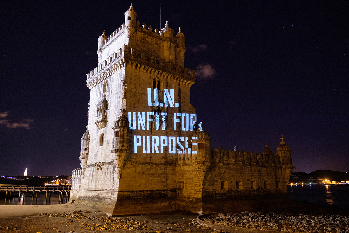 un unfit for purpose - ocean-rebellion-projections-joao-daniel-pereira-001-8730